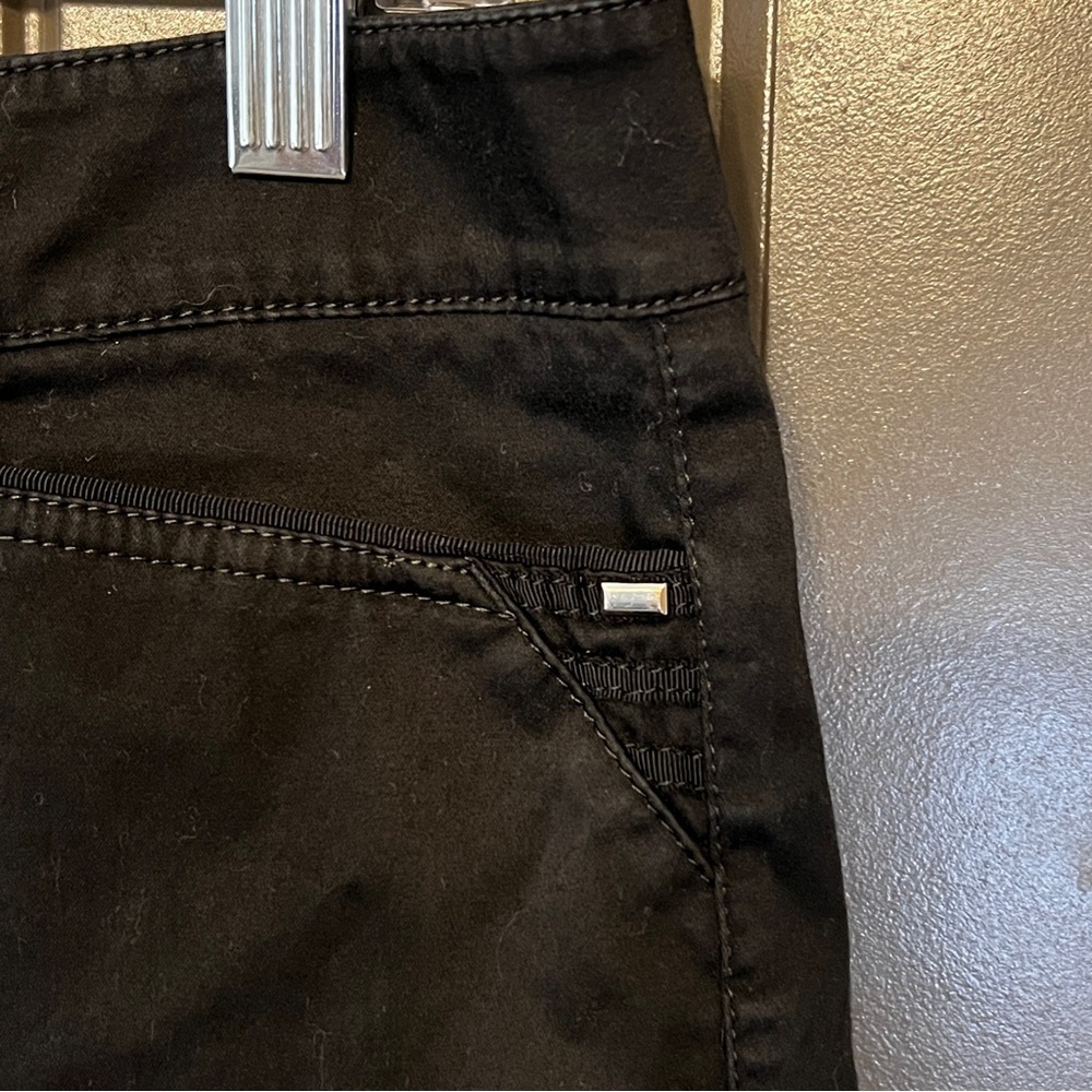 WHITE HOUSE BLACK MARKET Black Shorts, Size 10 - Picture 4 of 8